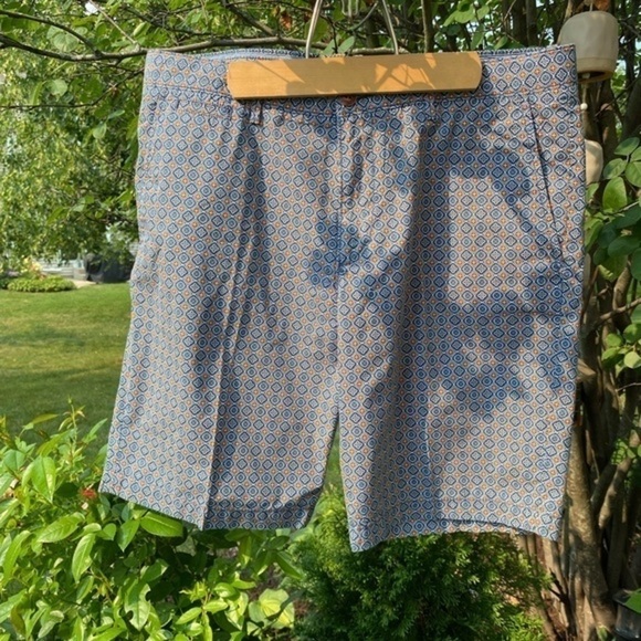 Penguin Classic fit small print shorts. - Picture 8 of 9